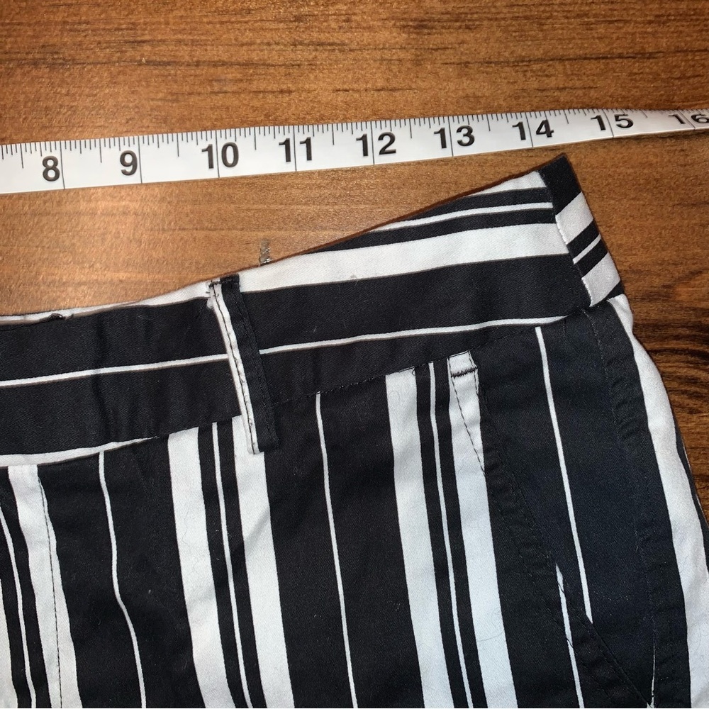Jones New York Chino Shorts - Picture 4 of 5